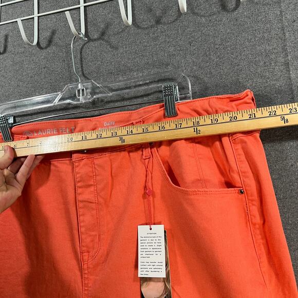 Laurie Felt Regular Daisy Floral Embroidered Ankle_Jeans Light Coral Plus 24 - Picture 9 of 14